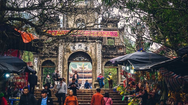 TAM CỐC BÍCH ĐỘNG