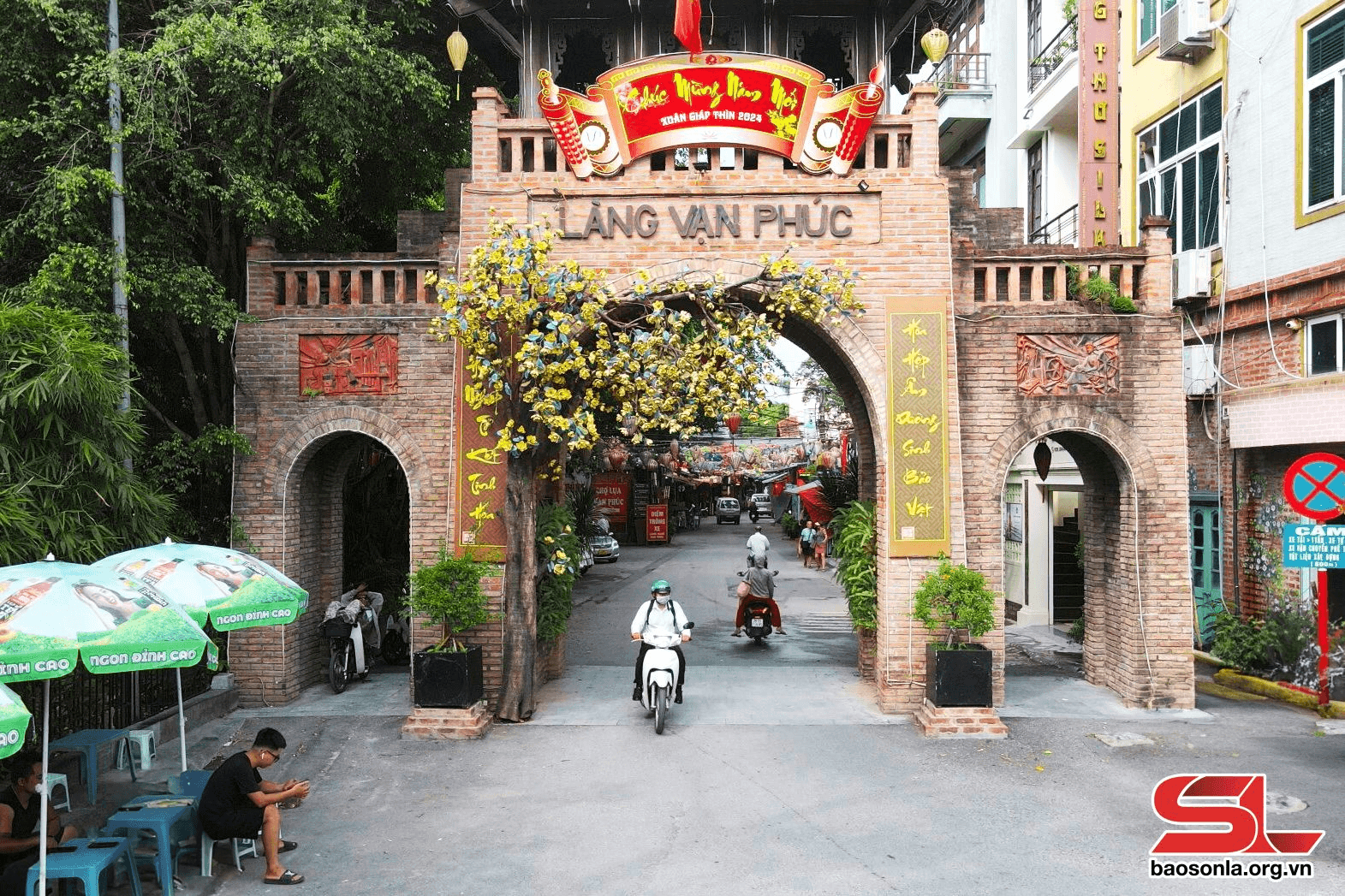 Làng nghề dệt lụa Vạn Phúc