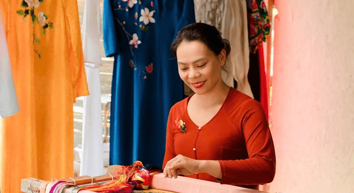 Nghệ nhân Nguyễn Thị Hằng người thổi hồn...