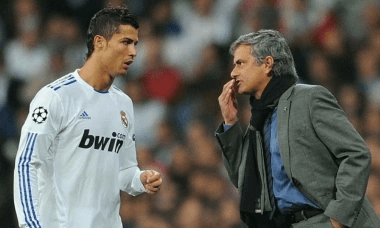 Modric: 'Mourinho từng khiến Ronaldo bật khóc trong phòng thay đồ'